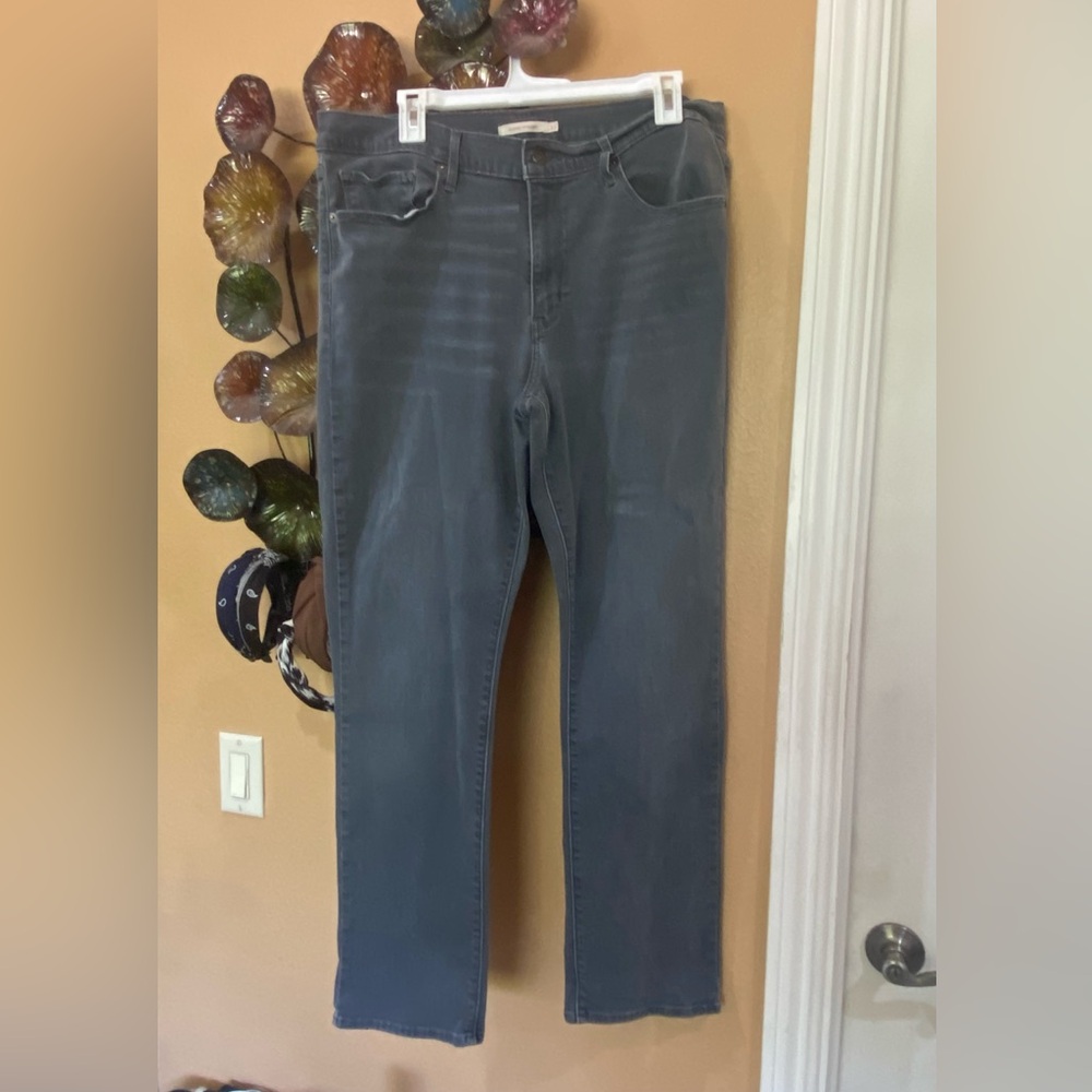 💖Pre-Loved💖Womens Levi Classic Straight 33 Waist